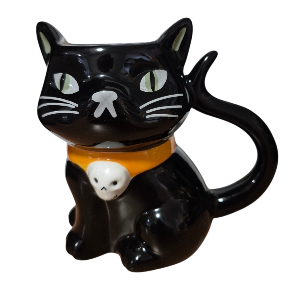 Hyde & EEK! NWOT Black Cat 12fl oz Stoneware Mug